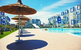 Kariat Cabo - Appartement Charmant, Climatisé avec Vue Piscine